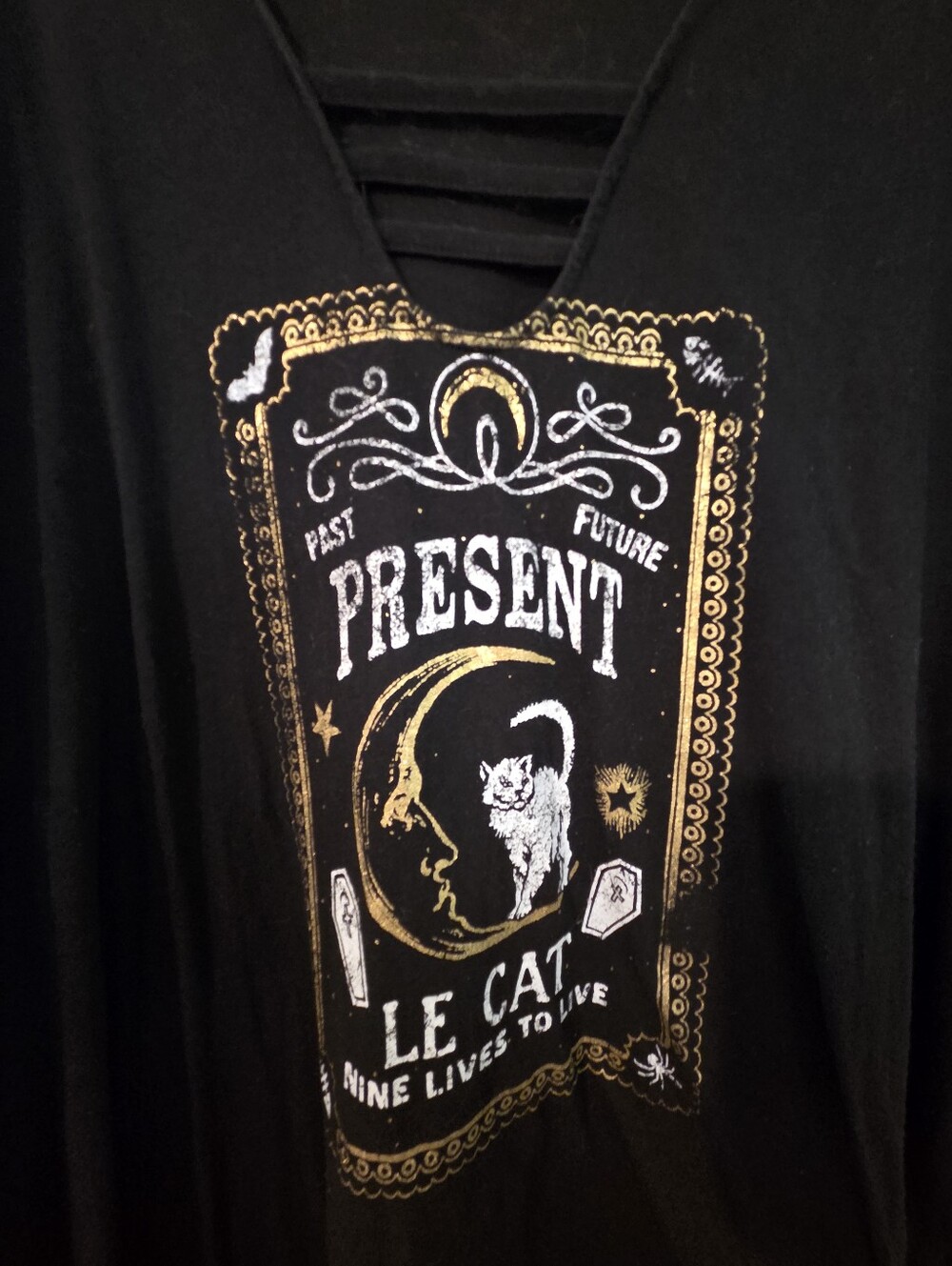 Torrid 4x Coffin-Le Cat Tarot Shimmery Gold Print Slash Front Tee - Picture 2 of 5
